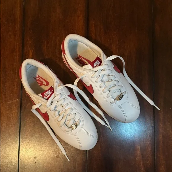 Nike Cortez White and Red Sneaker Men’s 7 (EUR 40) - Picture 2 of 10